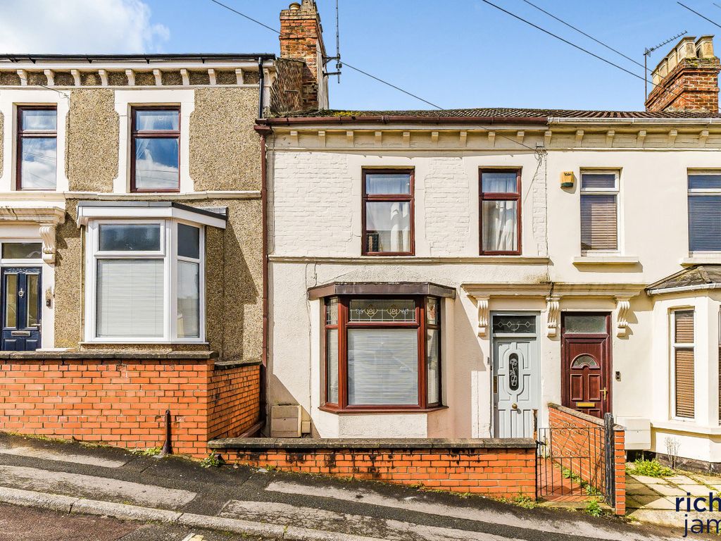 3 bed terraced house for sale in Western Street, Old Town, Swindon SN1