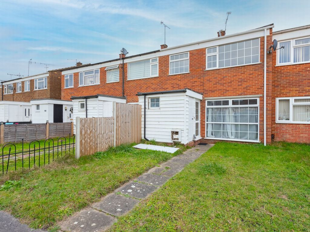 3 bed terraced house to rent in Pinewood Park, Farnborough GU14, £1,650 pcm Zoopla