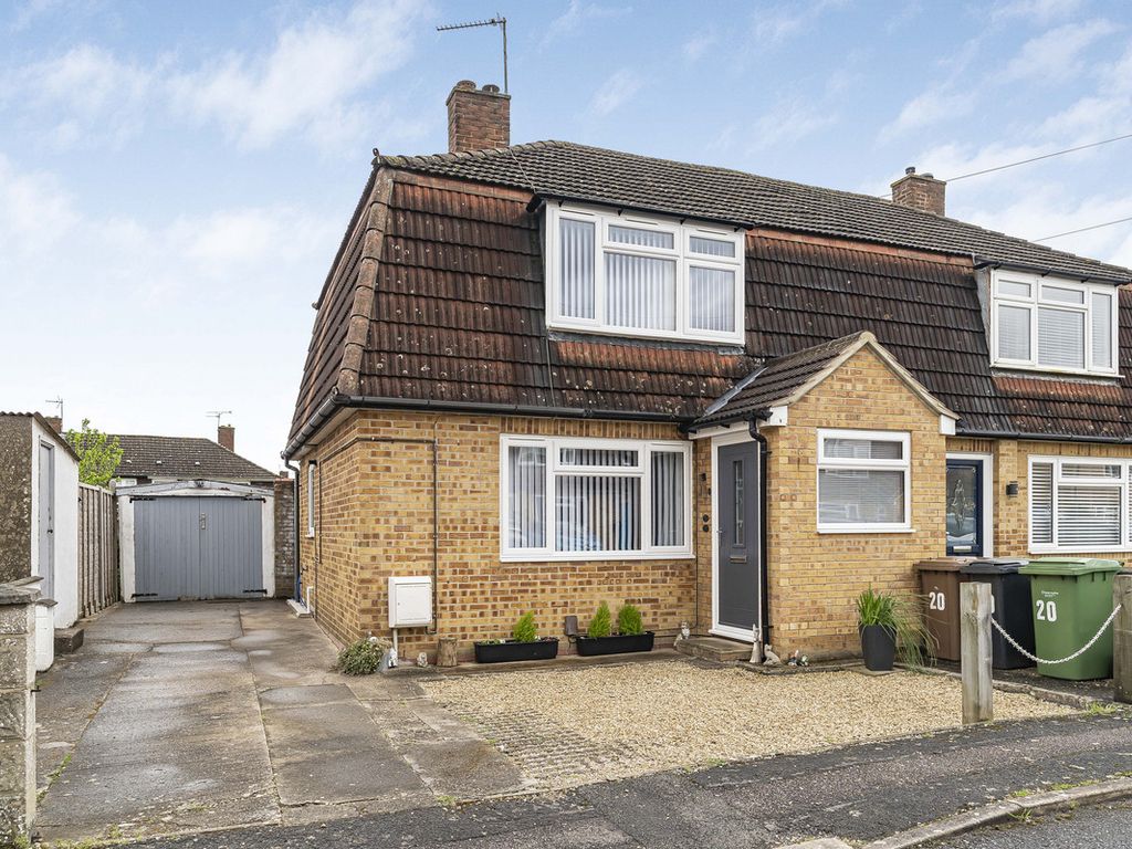 3 bed semidetached house for sale in The Grove, Abingdon OX14, £