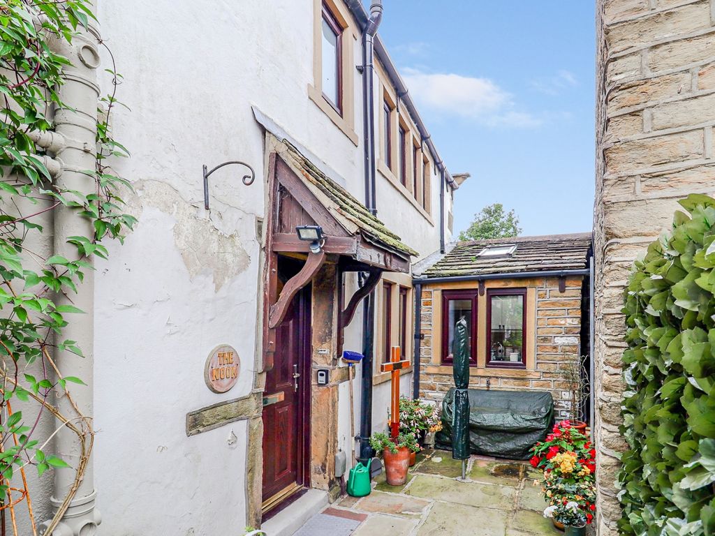 2 bed semidetached house for sale in Lydgate, Lepton, Huddersfield