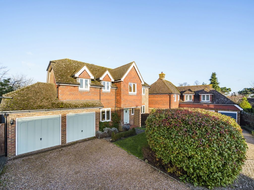 5 bed detached house to rent in Hotham Close, Swanley BR8 Zoopla