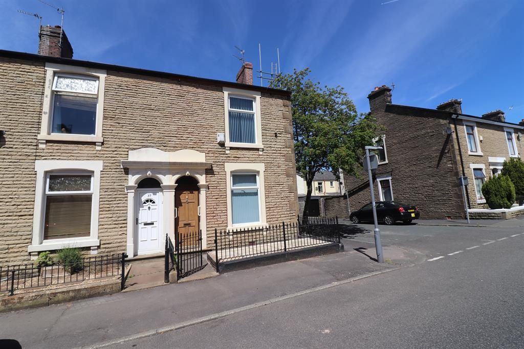 3 bed end terrace house to rent in Atlas Road, Darwen BB3, £625 pcm