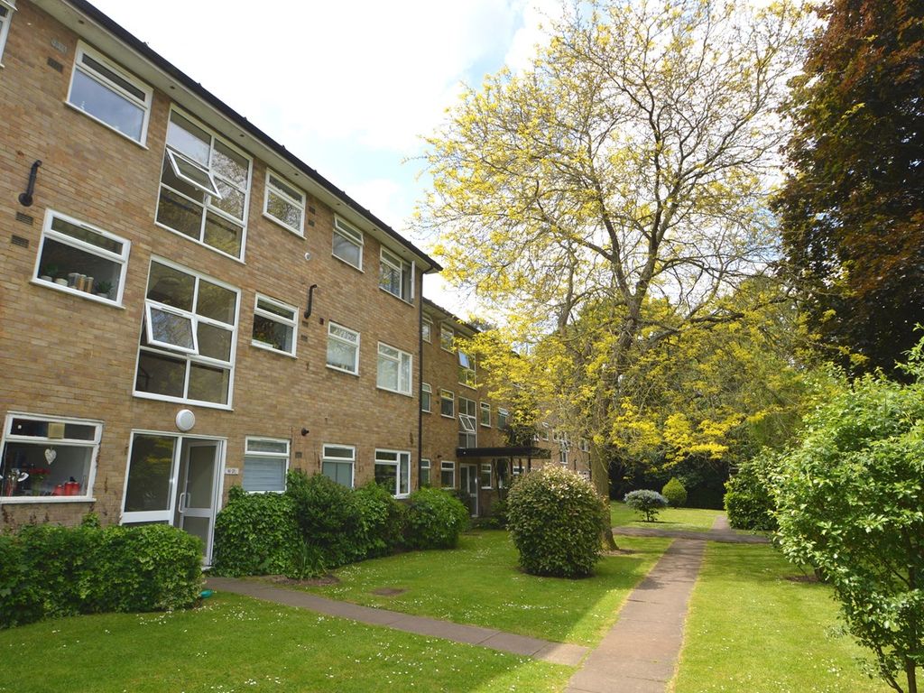 2 bed flat for sale in Brockley Combe, Weybridge KT13 Zoopla