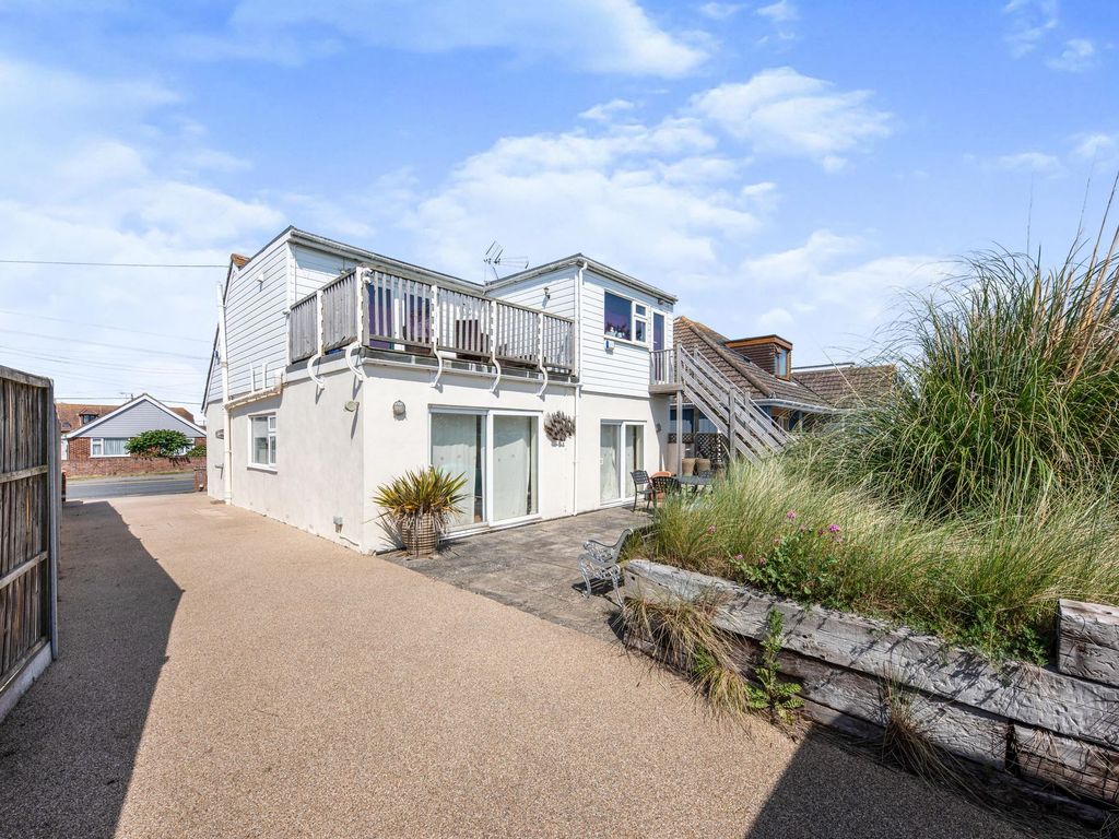 4 bed detached house for sale in The Parade, Greatstone TN28 Zoopla