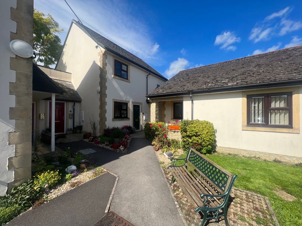 1 bed property for sale in Thornleigh, Spa Road, Melksham SN12, £