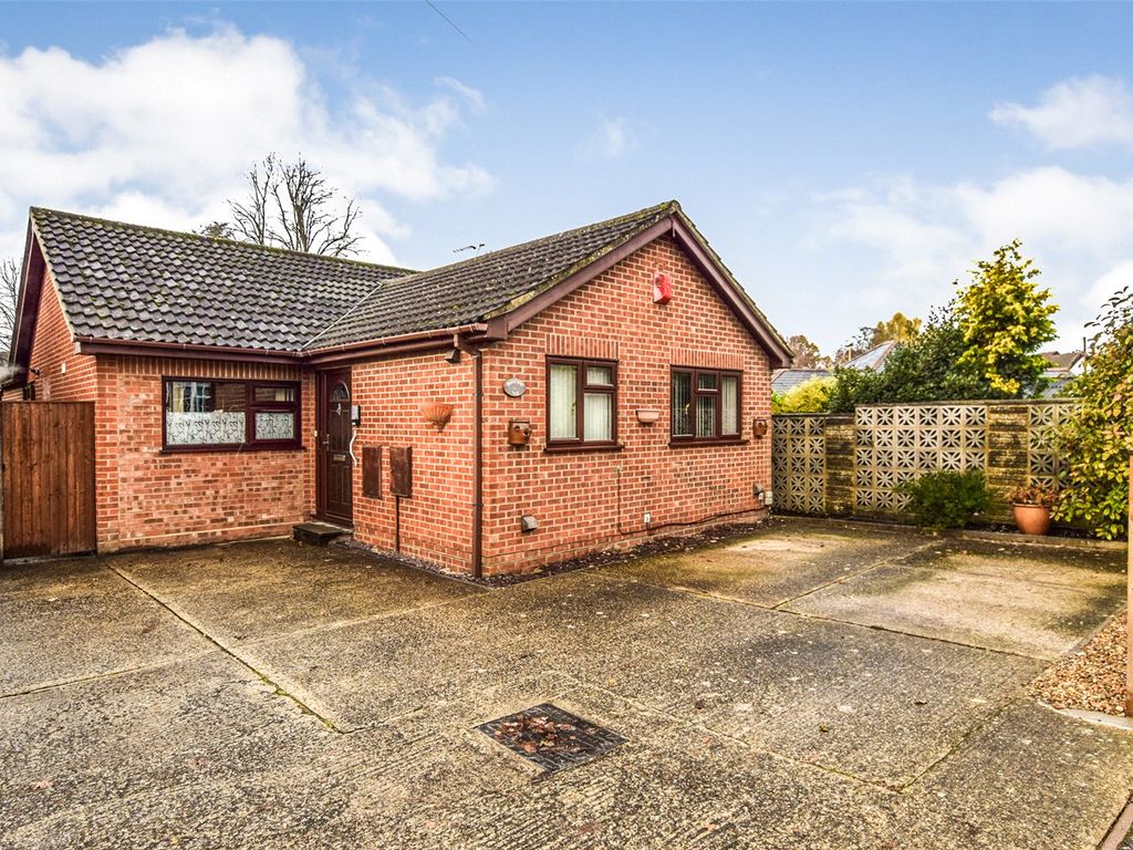 3 bed bungalow for sale in Fernhill Road, Farnborough, Hampshire GU14, £550,000 Zoopla