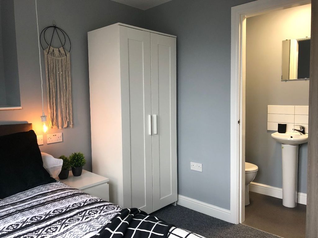 Room to rent in Castleford Road, Normanton WF6 Zoopla