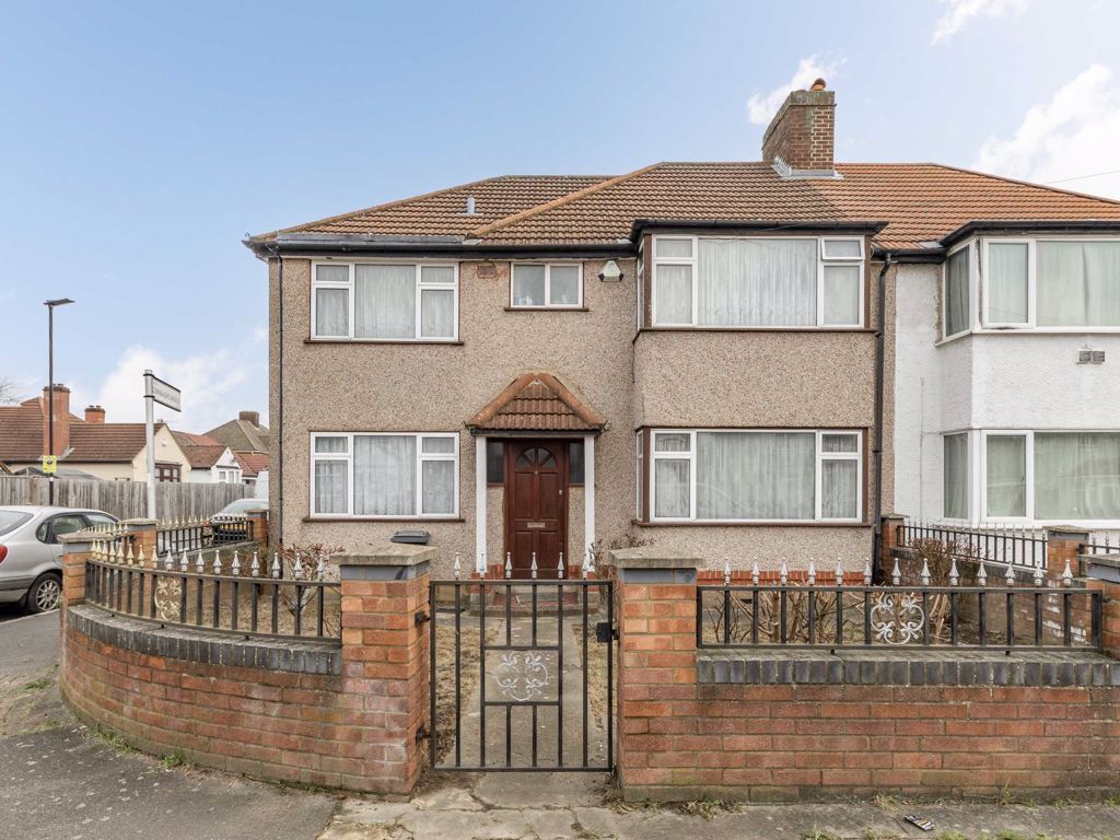 5 bed semidetached house for sale in Munster Avenue, Hounslow TW4 Zoopla