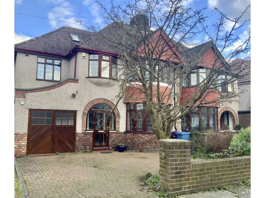 5 bed semidetached house for sale in Wyndale Close, Liverpool L18, £