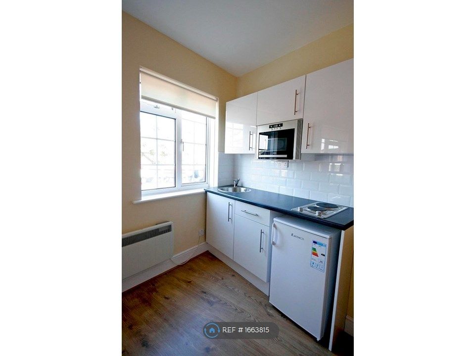 Studio to rent in Uxbridge Road, Stanmore HA7 Zoopla