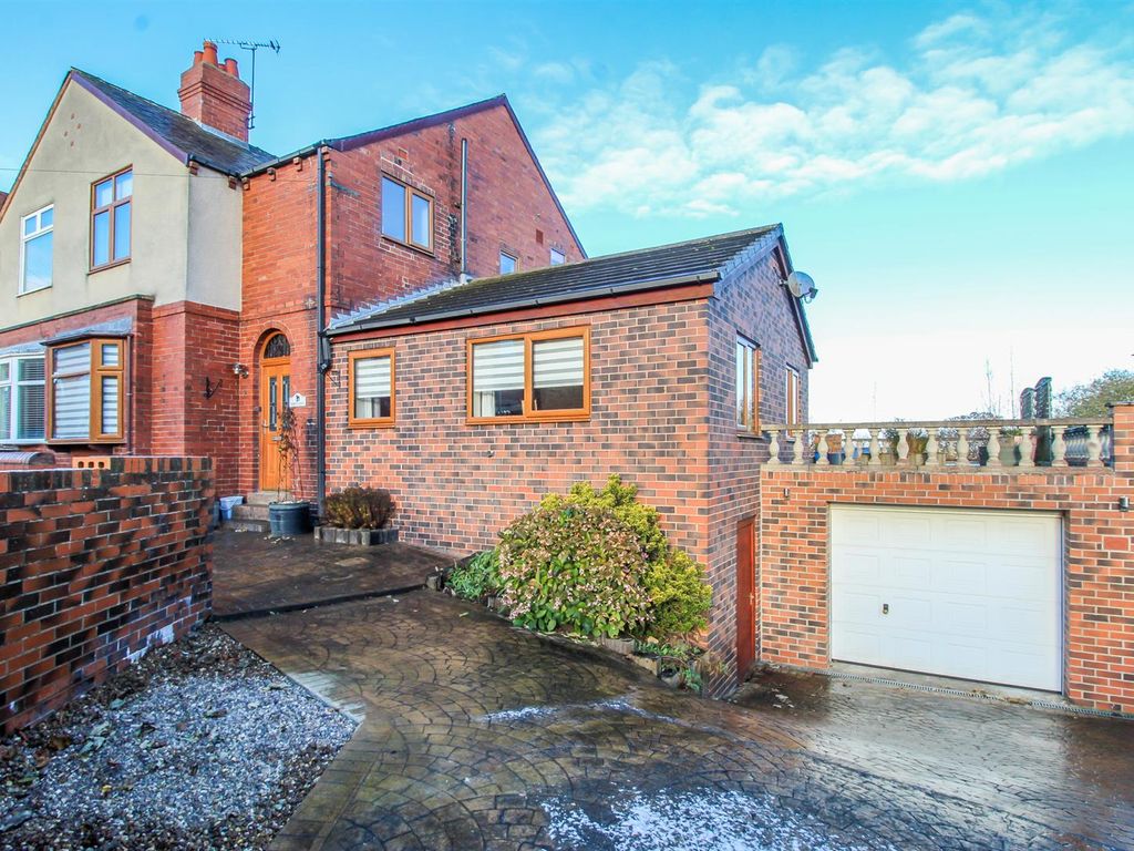 4 bed semidetached house for sale in First Avenue, Wakefield WF1, £