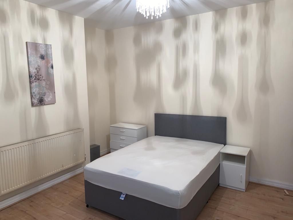Room to rent in Princess Road, Manchester M14, £575 pcm Zoopla
