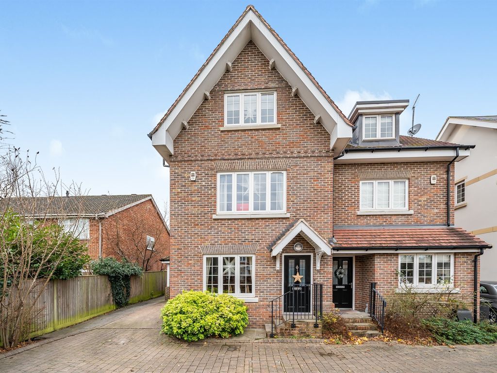 4 bed semidetached house for sale in Moorland Way, Maidenhead SL6, £750,000 Zoopla
