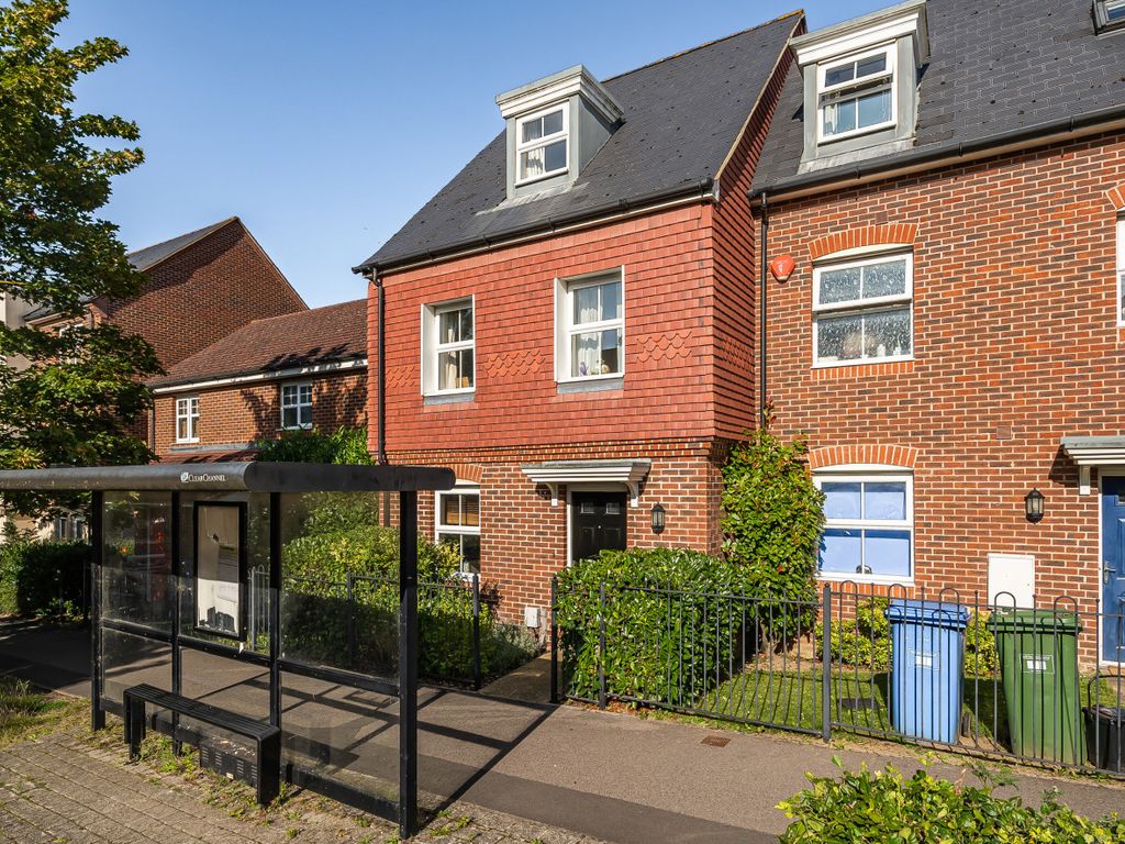 3 bed detached house for sale in Osprey Avenue, Bracknell, Berkshire