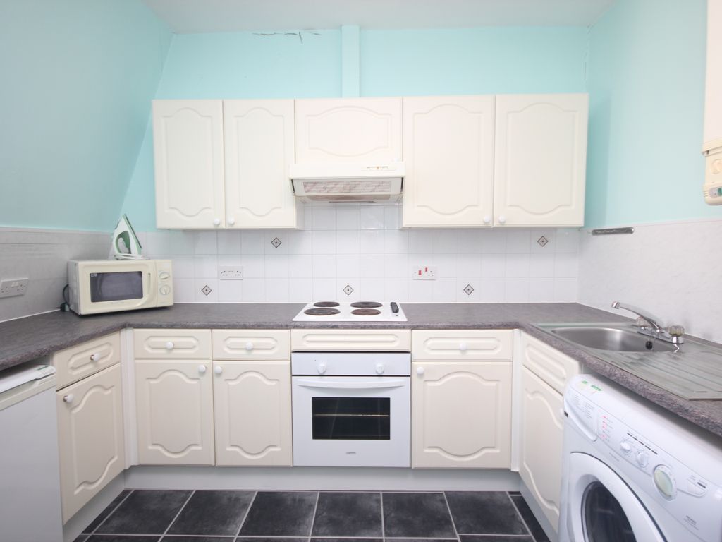 1 bed flat to rent in Citadel Road, The Hoe, Plymouth PL1, £725 pcm