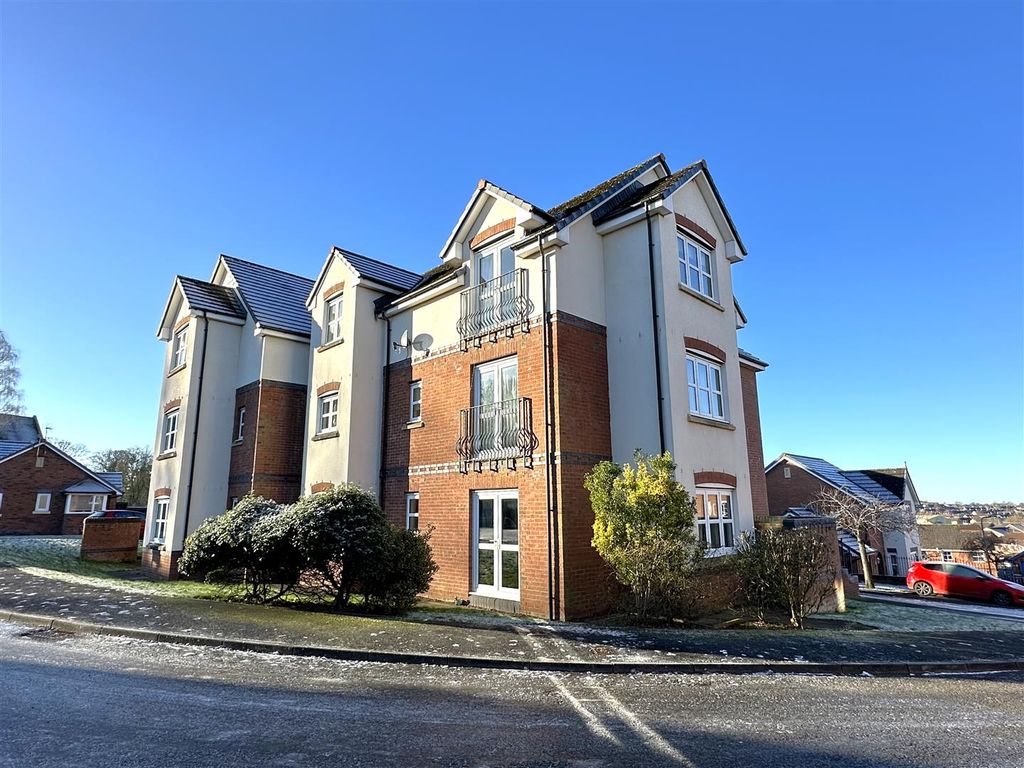 2 bed flat for sale in Pennine View Close, Carlisle CA1, £90,000 Zoopla