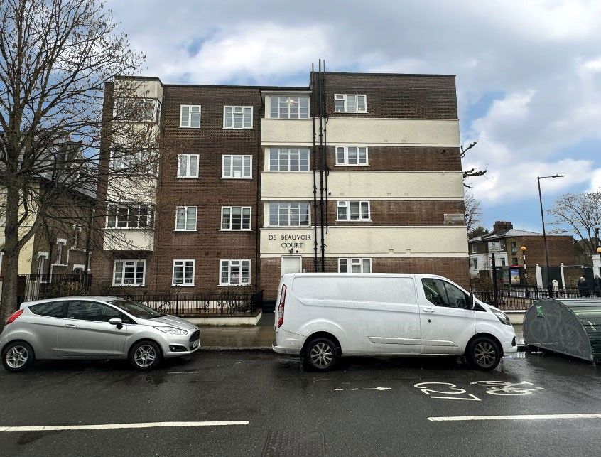 1 bed flat for sale in Flat 12 De Beauvoir Court, Northchurch Road