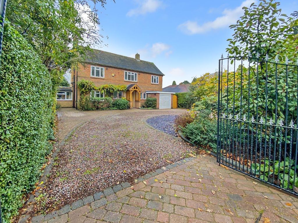 4 bed detached house for sale in Greenhill Road, Coalville