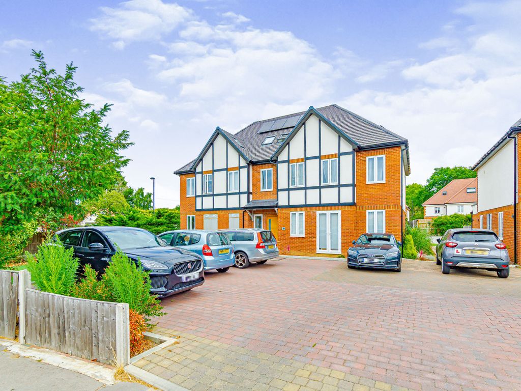 2 bed flat for sale in The Glade, Shirley, Croydon, Surrey CR0, £