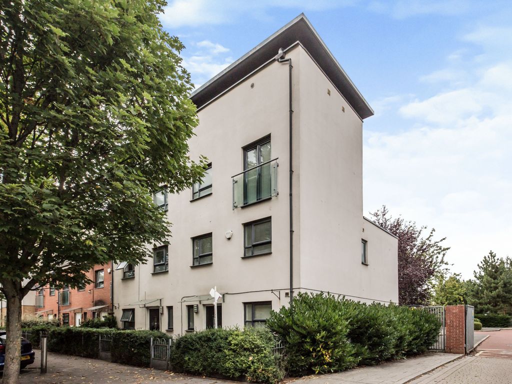 4 bed terraced house for sale in Broughton Lane, Salford M7 Zoopla