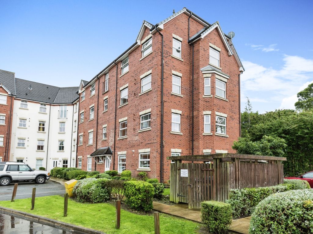 2 bed flat for sale in Great Park Drive, Leyland, Lancashire PR25, £