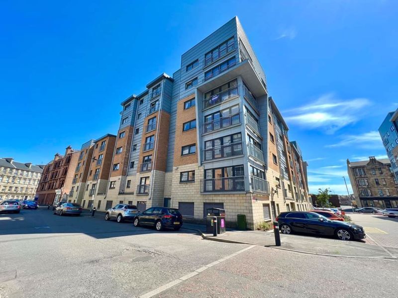 2 bed flat for sale in Barrland Street, Pollokshields G41, £150,000