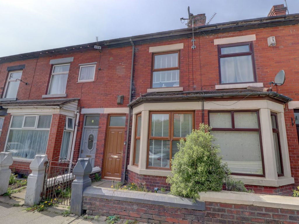 2 bed terraced house for sale in Victoria Road, Horwich BL6, £160,000