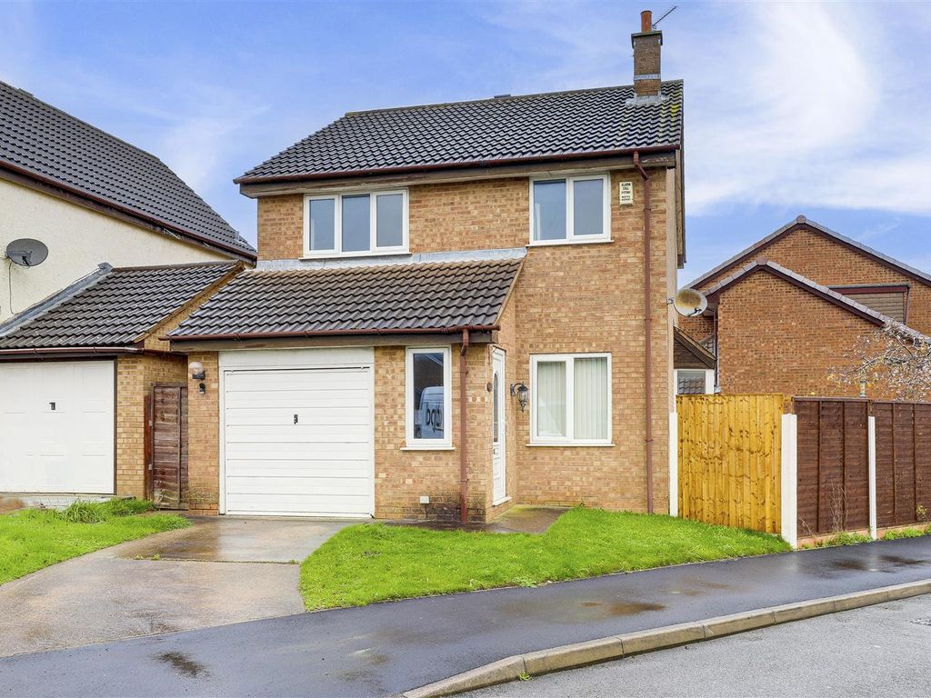 3 bed detached house for sale in Penhale Drive, Hucknall