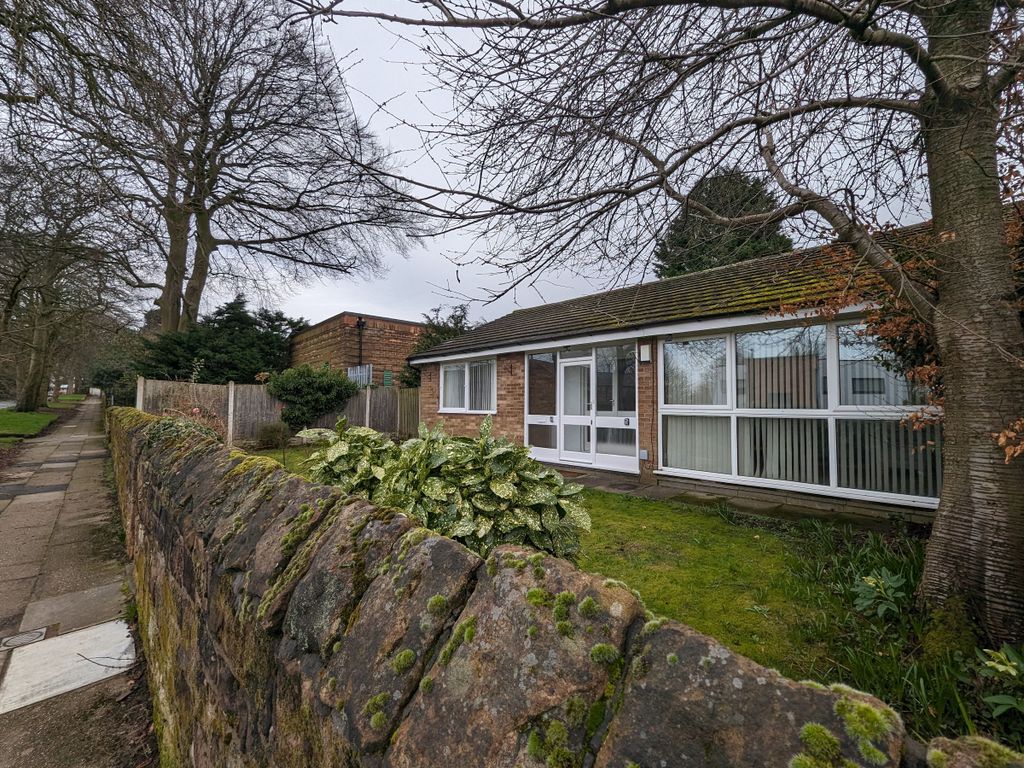 3 bed bungalow to rent in Quarry Street, Woolton, Liverpool L25, £2,000