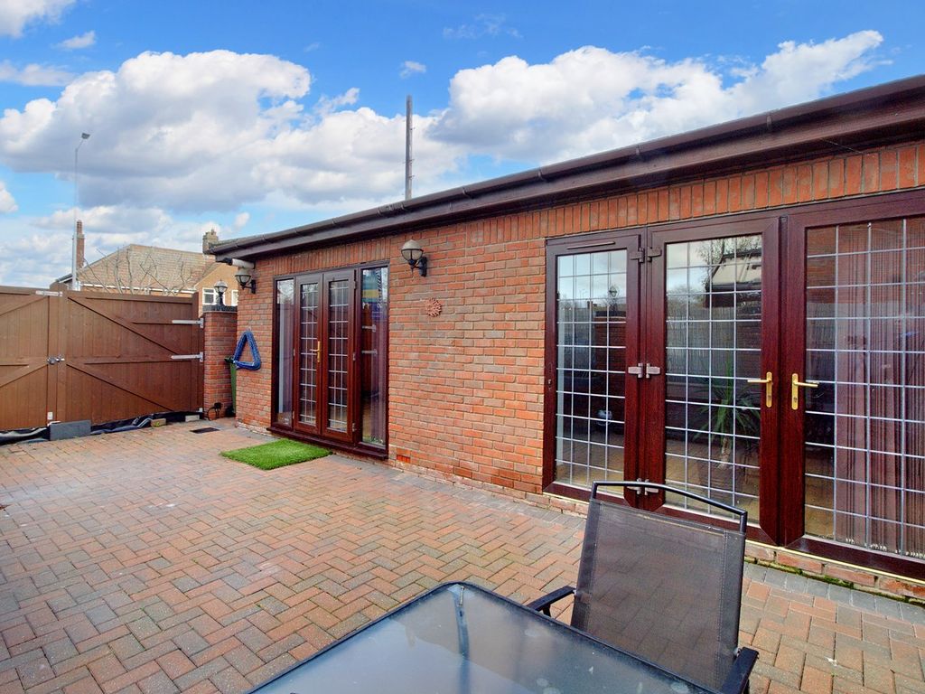 3 bed detached bungalow for sale in Barnard Avenue, Great Yarmouth NR30