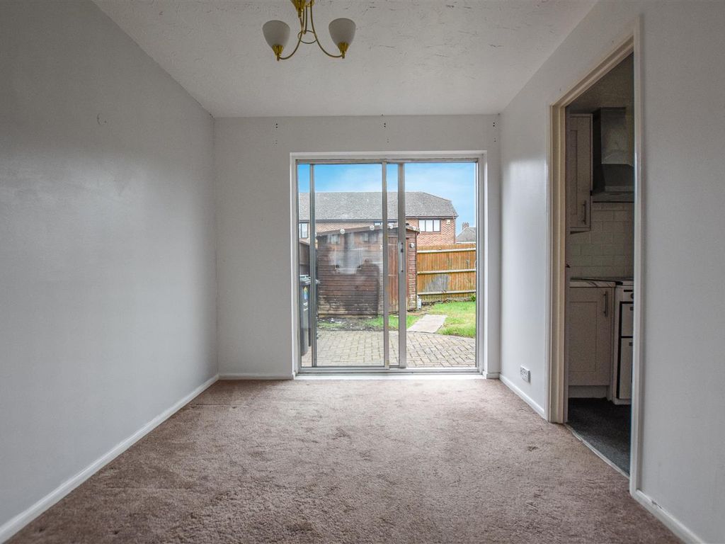 3 bed semidetached house to rent in Haig Gardens, Gravesend DA12 Zoopla