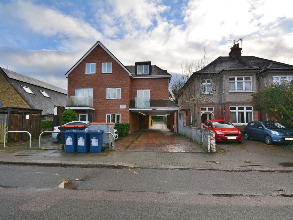 2 bed flat for sale in Leicester Road, EN5, £350,000 Zoopla