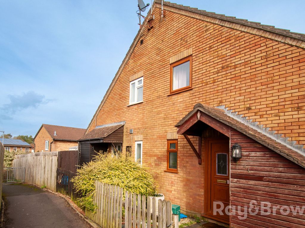 1 bed terraced house for sale in Merlin Close, Penarth CF64, £185,000