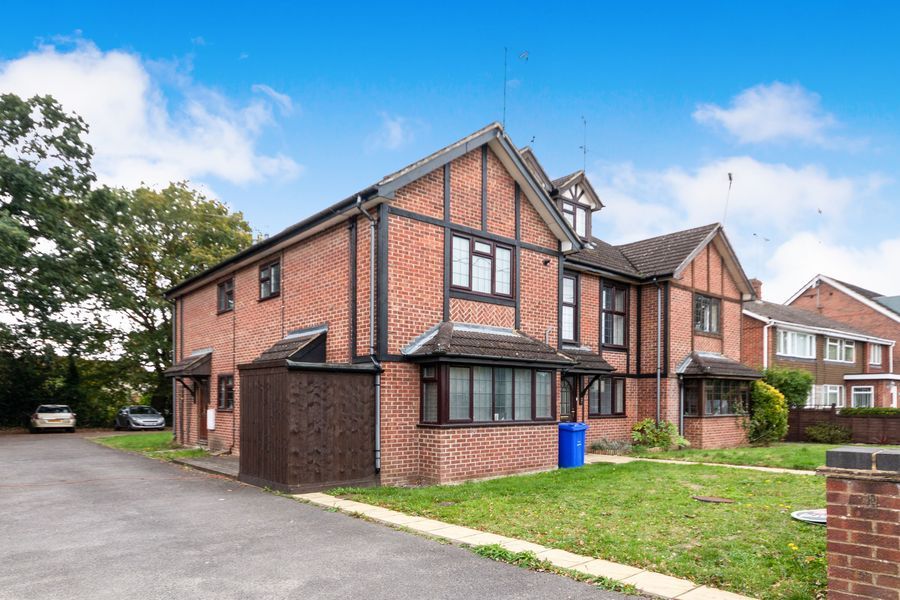 1 bed terraced house to rent in Chapel Lane, Farnborough GU14 Zoopla