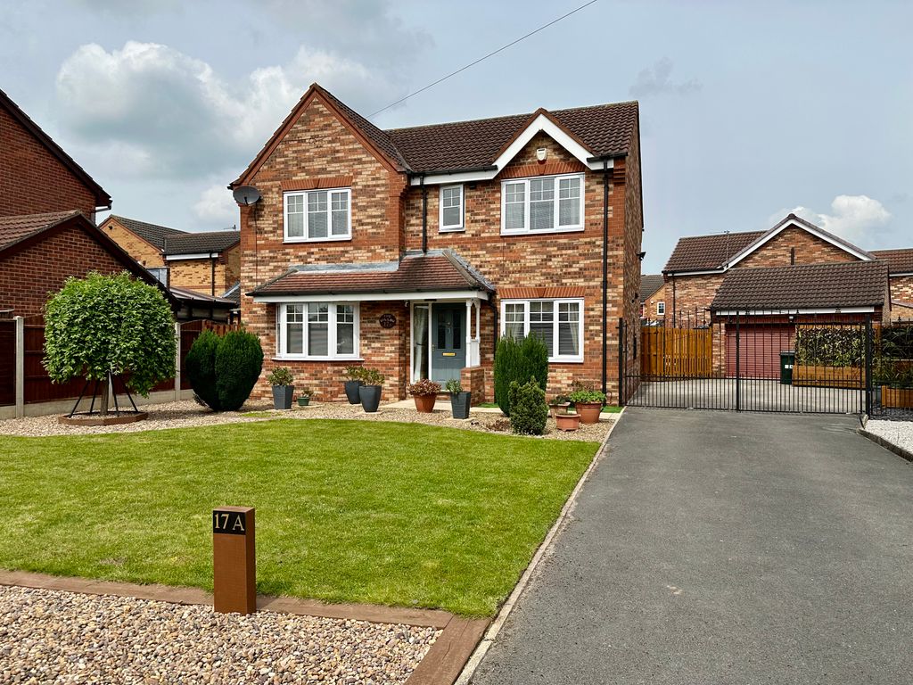 4 bed detached house for sale in Pinefield Road, Barnby Dun, Doncaster