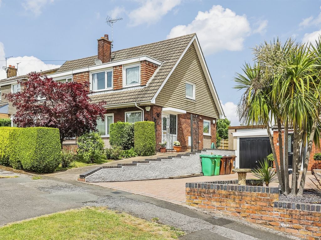 3 bed semidetached house for sale in Sedgebrook Close, Basford