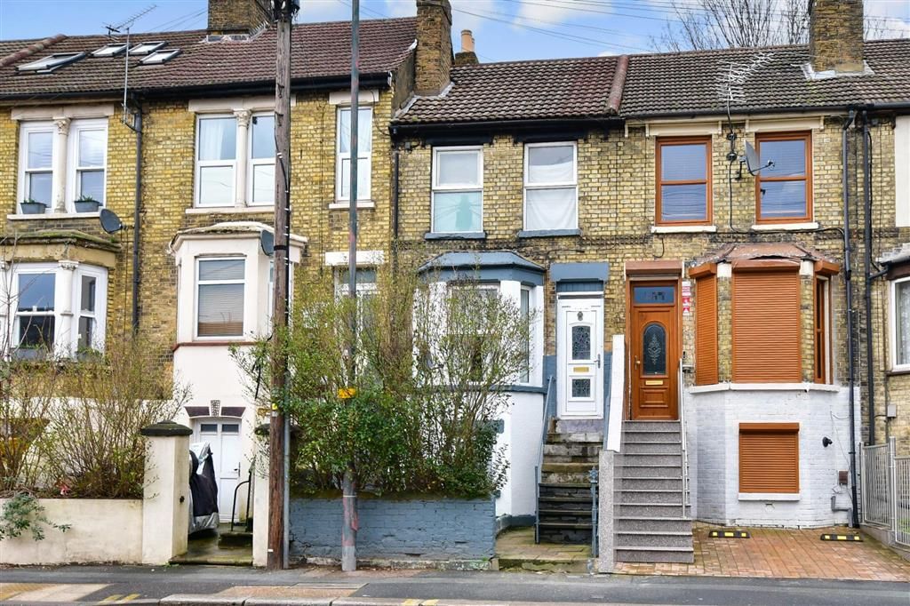 3 bed terraced house for sale in Luton Road, Chatham, Kent ME4, £
