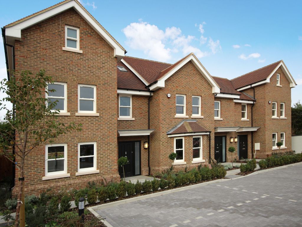 4 bed end terrace house for sale in Luton Road, Harpenden AL5, £899,950 Zoopla