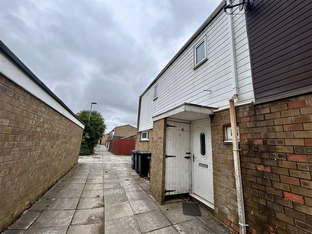 3 bed end terrace house to rent in Feltons, Skelmersdale WN8, £700 pcm