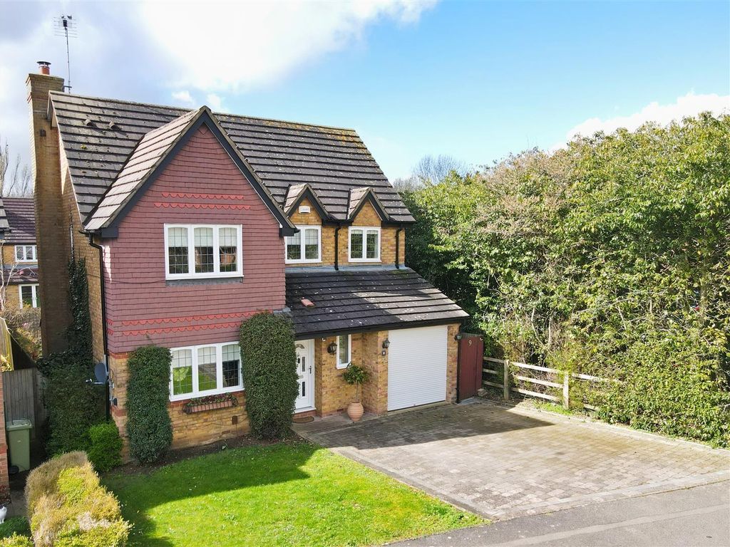 4 bed detached house for sale in Dixie Lane, Wavendon Gate, Milton