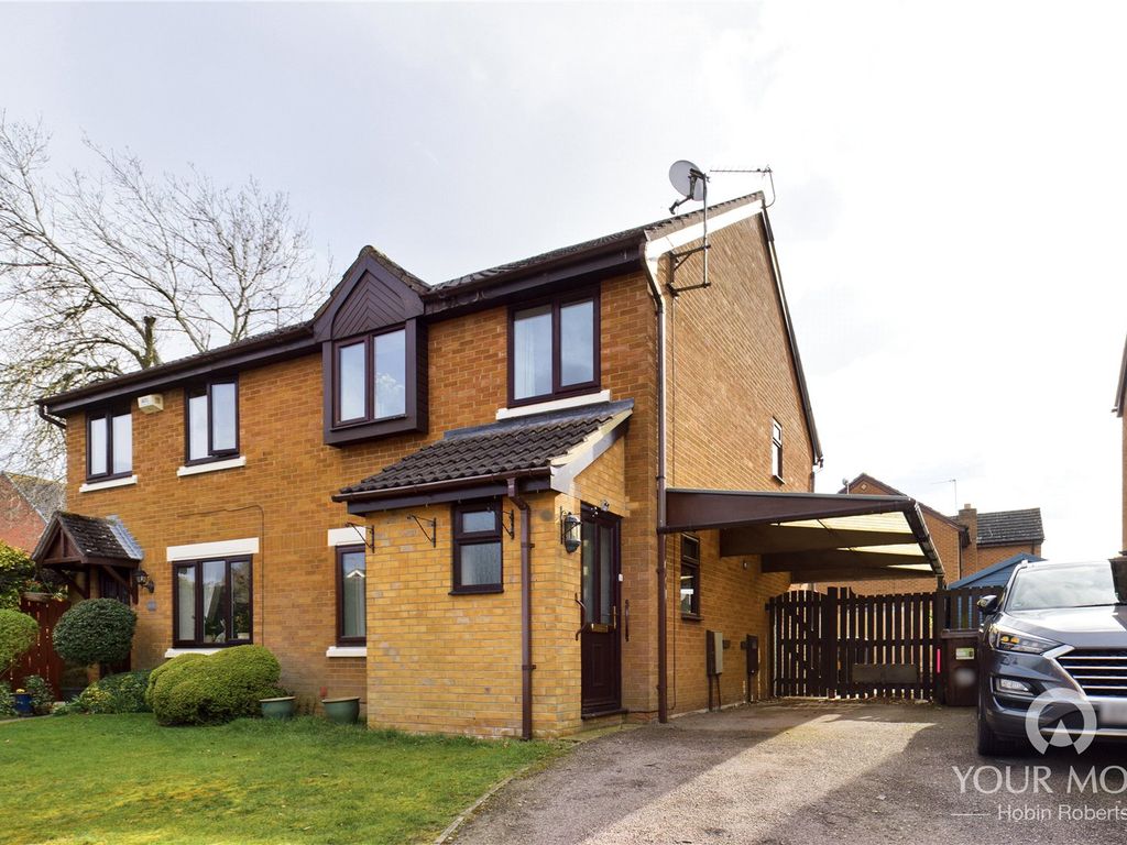 3 bed semidetached house for sale in Matchless Close, Duston