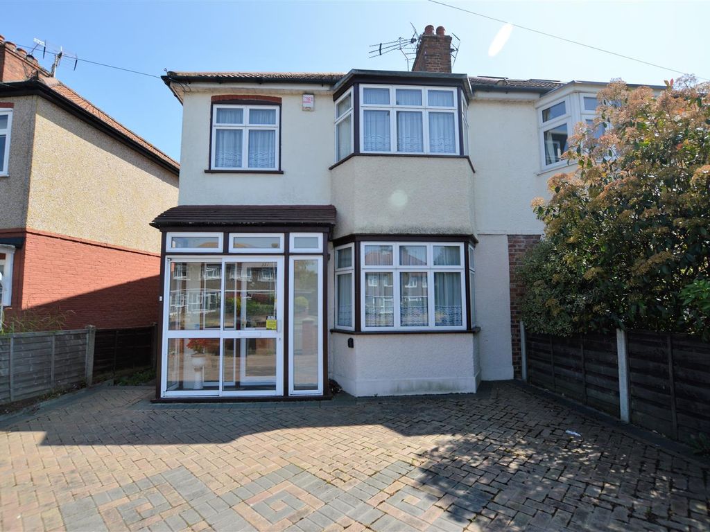 3 bed semidetached house for sale in Whitton Dene, Isleworth TW7, £