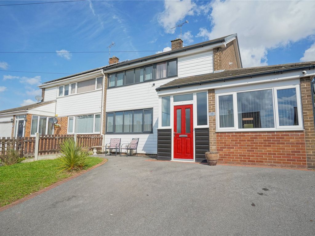 4 bed semidetached house for sale in Larch Road, Maltby, Rotherham