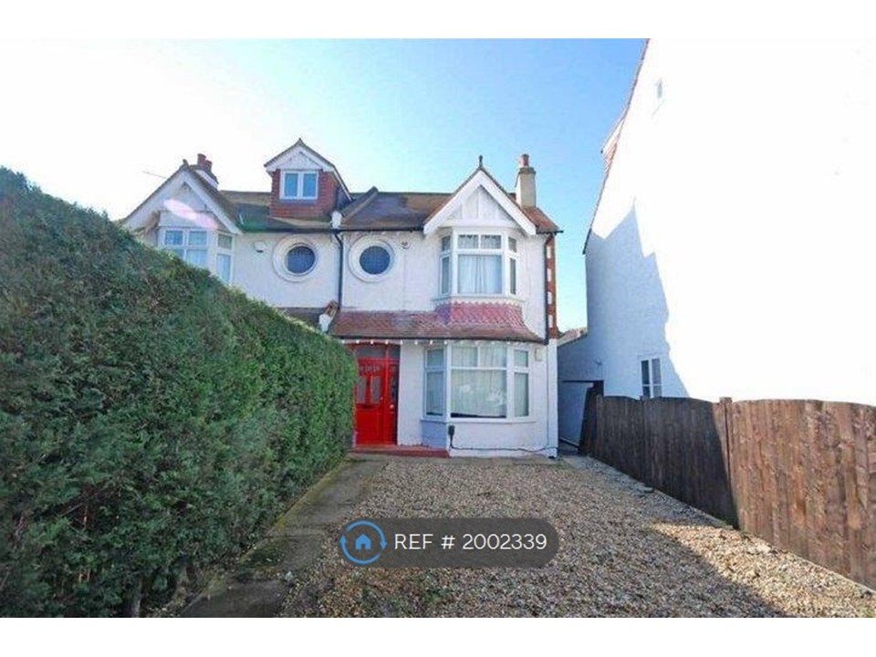 2 bed flat to rent in West Barnes Lane, New Malden KT3, £2,000 pcm Zoopla