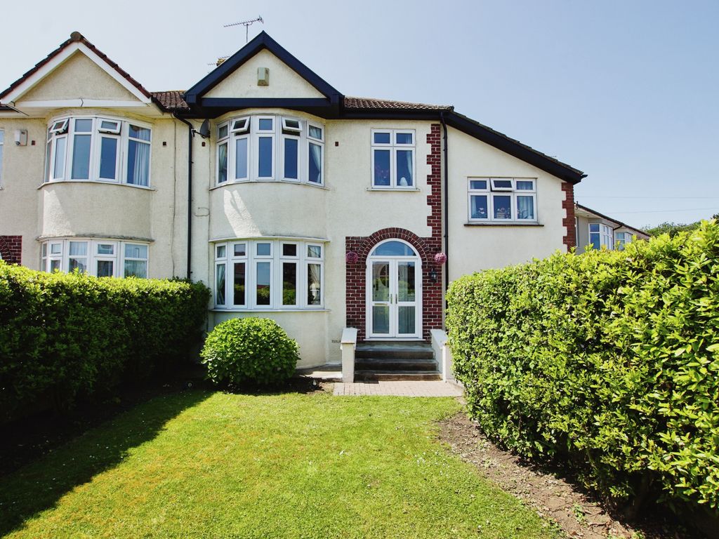 4 bed semidetached house for sale in Badminton Road, Downend, Bristol