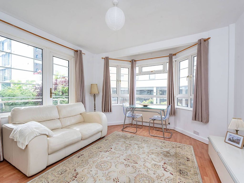 Uxbridge Road, Ealing Broadway, London W5  