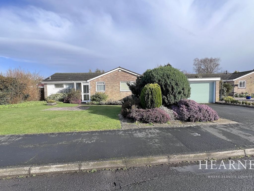 3 bed detached bungalow for sale in Ellesfield Drive, West Parley