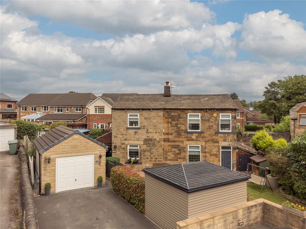 3 bed detached house for sale in Halifax Road, Batley, West Yorkshire