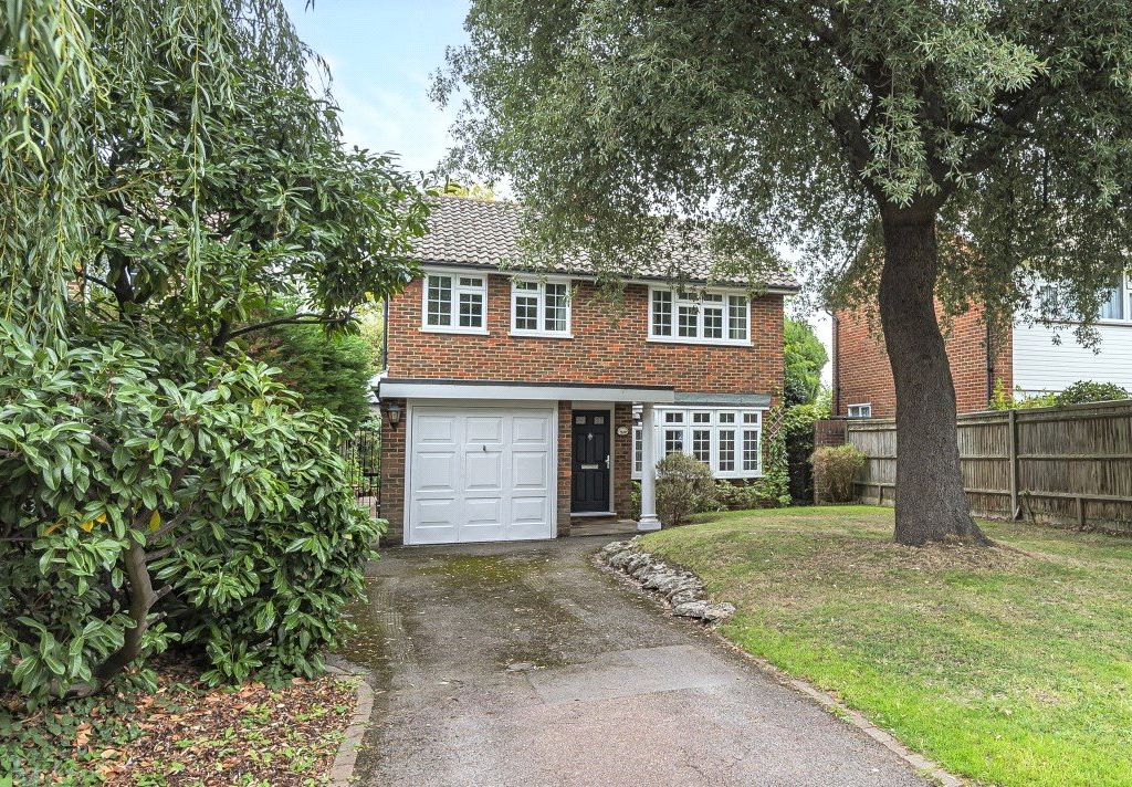 3 bed detached house for sale in Royal Avenue, Worcester Park KT4 Zoopla