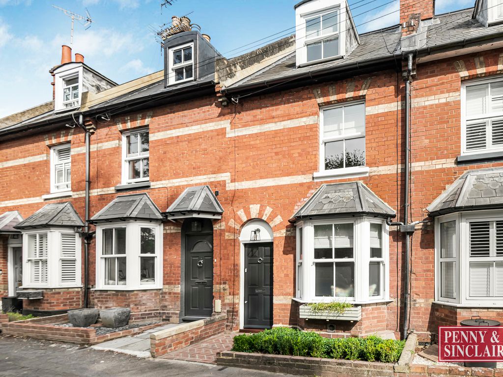 3 bed terraced house for sale in Gravel Hill, HenleyOnThames RG9, £